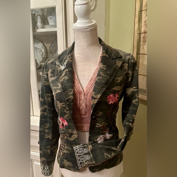 EUC Love Stitch Lined Camouflage Jacket/Blazer with embroidered design. Sz Small - Picture 2 of 16